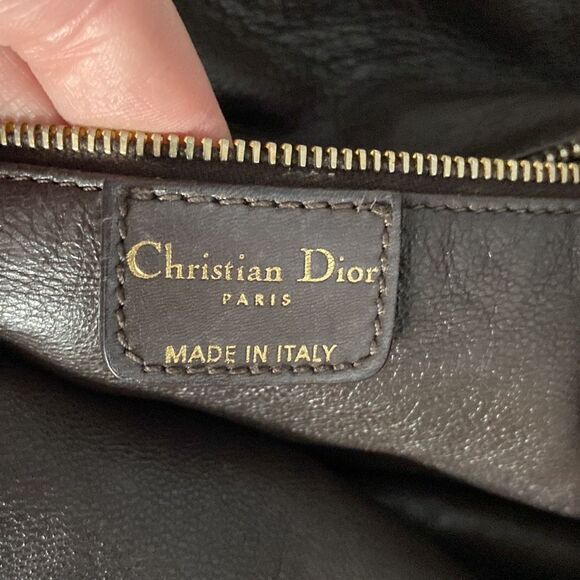 Elegant Brown Quilted Handbag - Picture 9 of 15